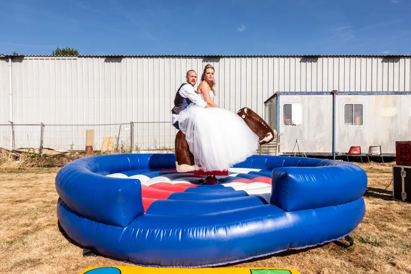 candid posed martinparr martin parr wedding